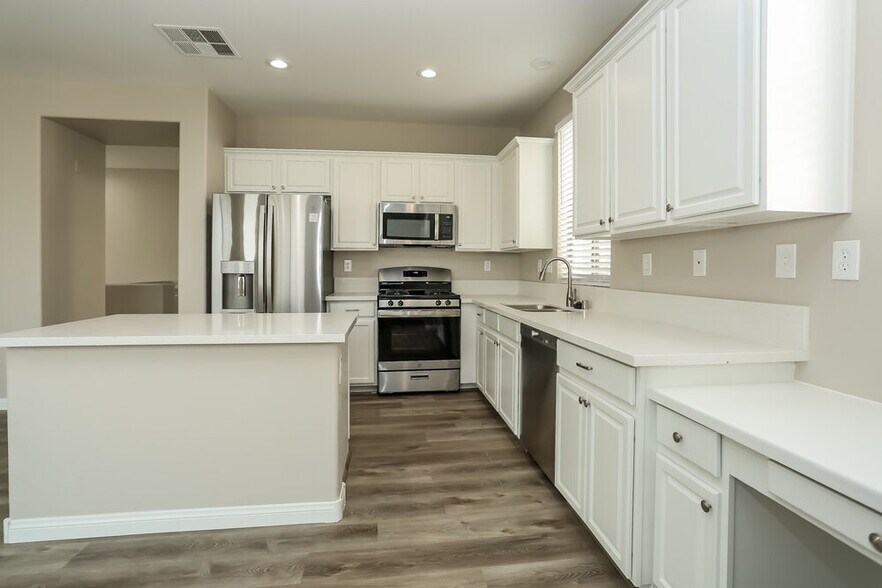 Building Photo - 5952 Post Mountain St