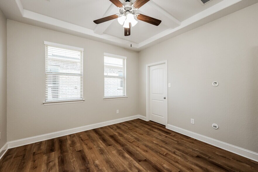 Building Photo - 9603 Bricewood Oak