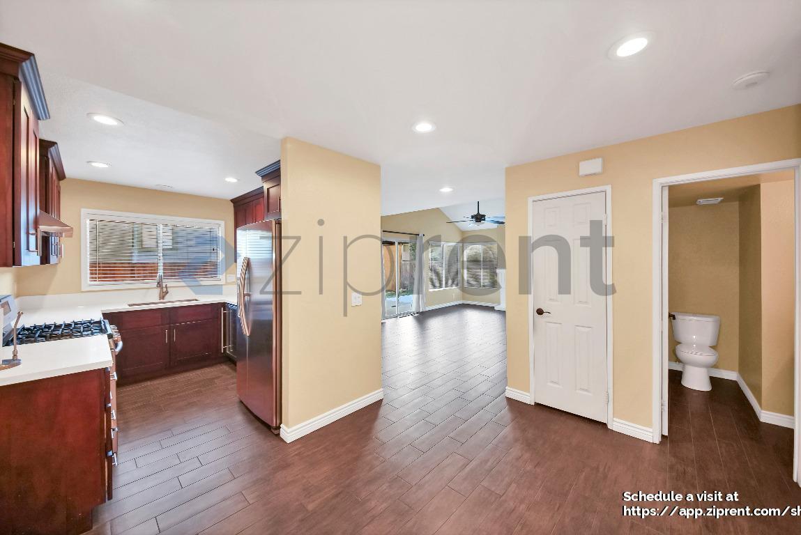 Building Photo - 16285 Barbee St