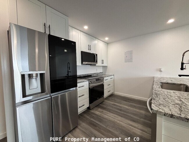 Building Photo - Updated 1 bedroom/1 bath condo!!
