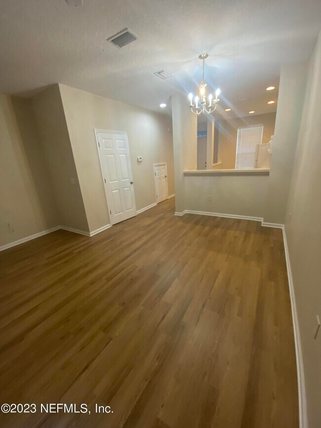 Building Photo - 1480 Pitney Cir