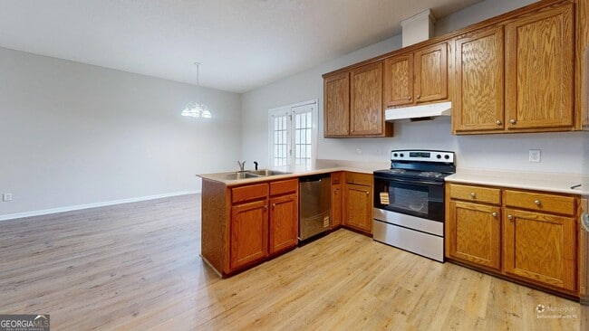 Building Photo - 119 Hobbs St