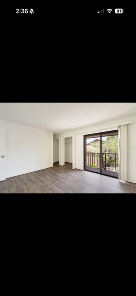 Building Photo - 926 Sunridge Dr