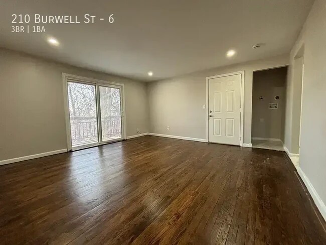 Building Photo - 210 Burwell St