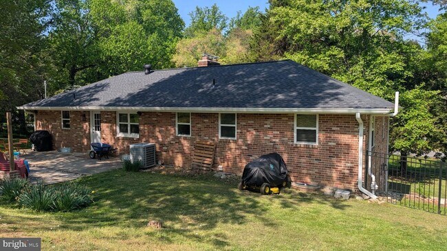 Building Photo - 15715 Tierra Dr