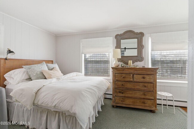 Building Photo - 526 End Ave