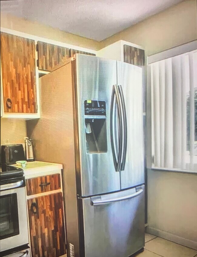 Building Photo - 4608 SE 4th Pl