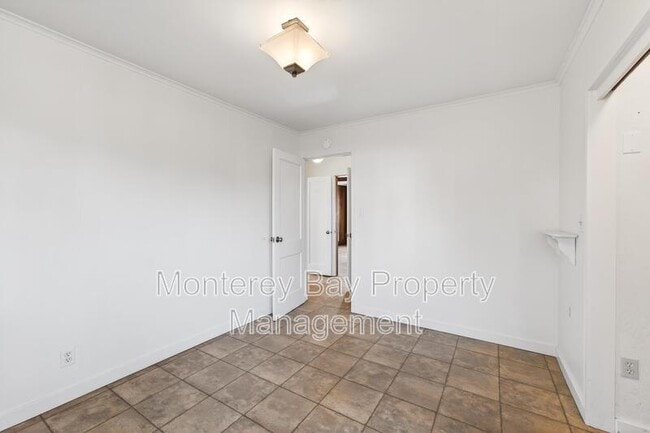 Building Photo - 24736 Dolores St