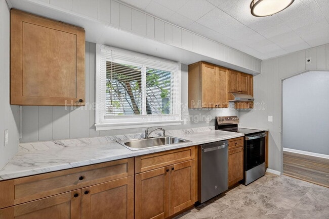 Building Photo - 410 McKinley Ave