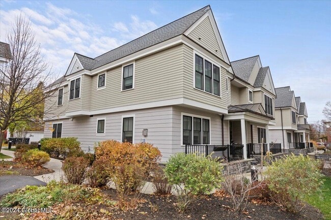 Building Photo - 64 North Ln