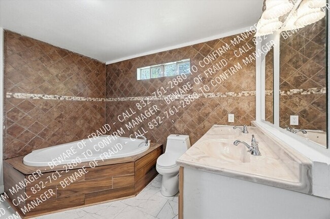 Building Photo - 807 Wyatt St