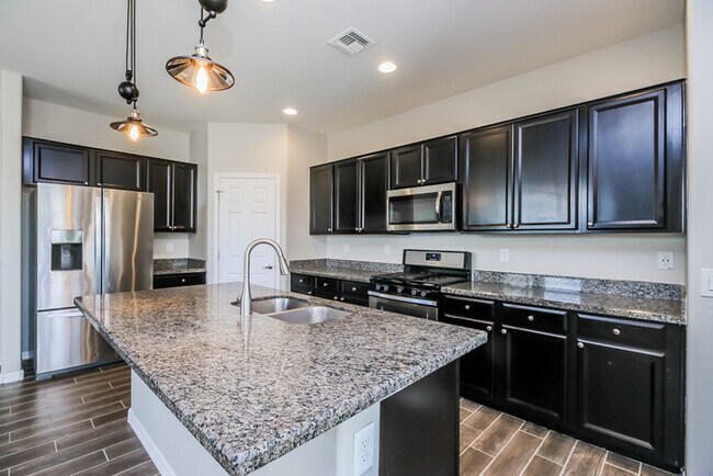 Building Photo - 35556 N Kelsee Dr