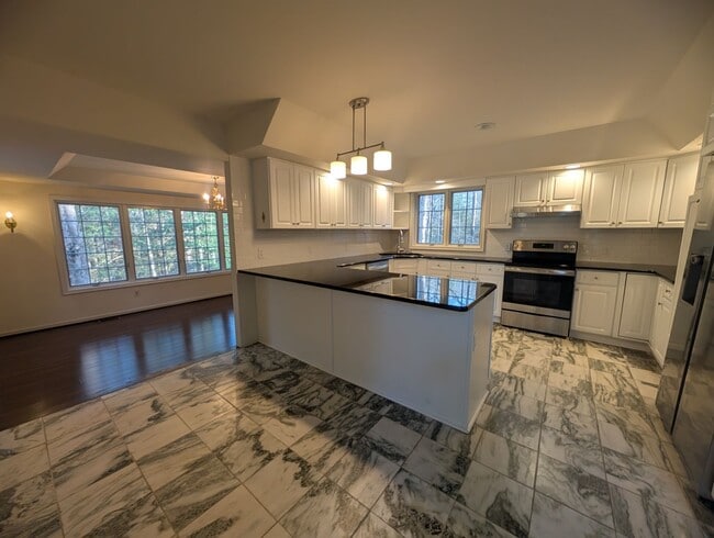 Building Photo - 8522 Croaker Rd