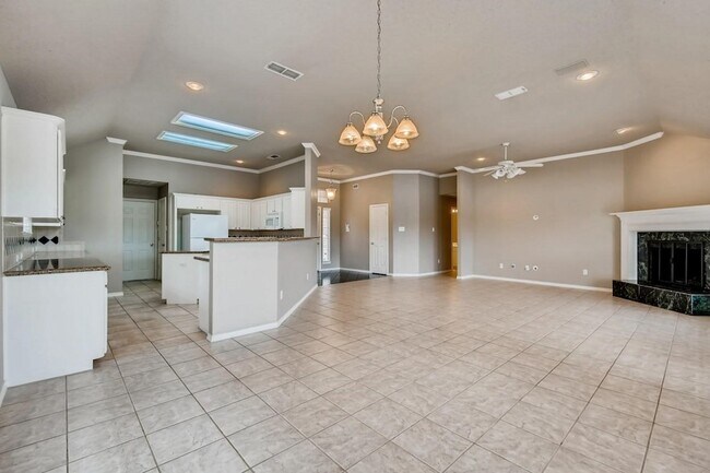 Building Photo - 5930 River Bend Dr