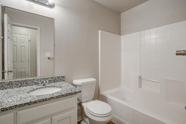 Building Photo - 2616 Castle Pines Dr