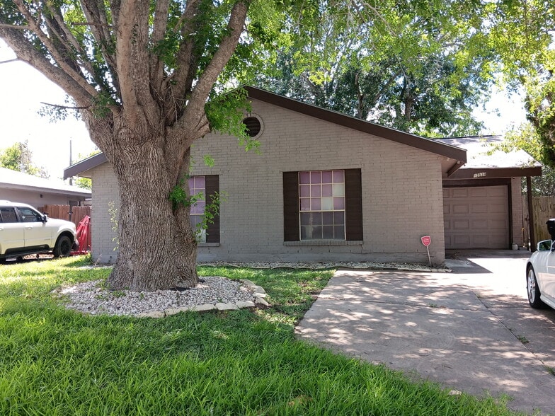 Building Photo - 12534 Claygate Dr