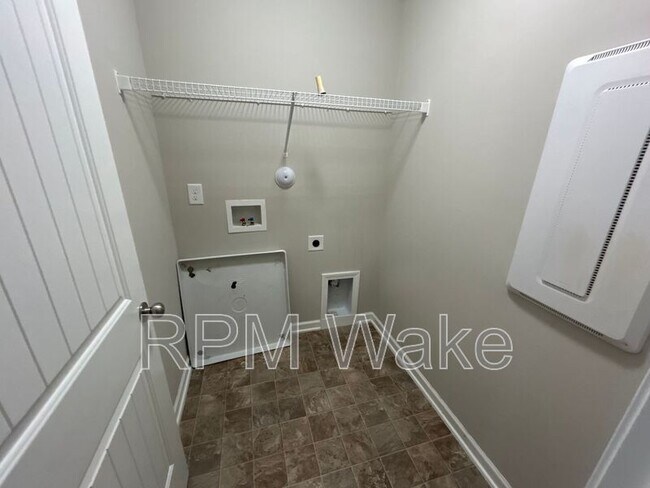 Building Photo - 217 Gulley Glen Dr