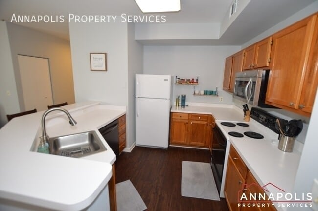 Building Photo - 60 Sandstone Ct