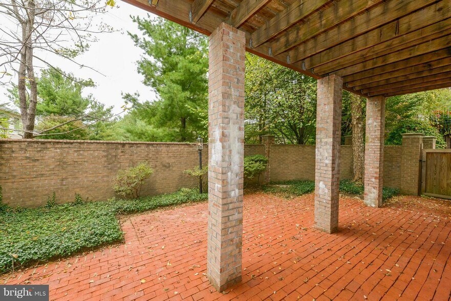 Building Photo - 8904 Barrowgate Ct