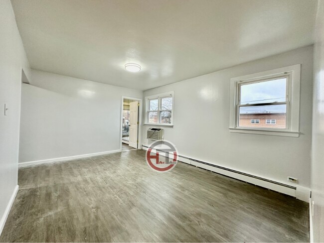 Building Photo - 3264 Layton Ave