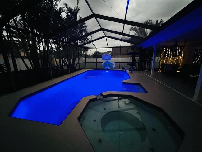Building Photo - 308 Hammock Dr