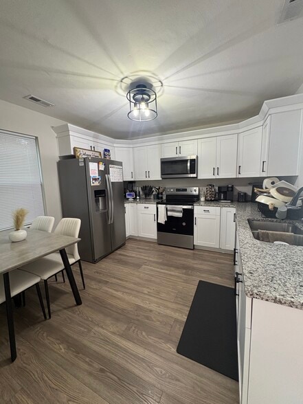 Kitchen - 1215 Commerce Ave