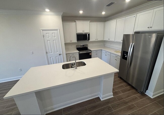 Building Photo - 45 Splendor Run