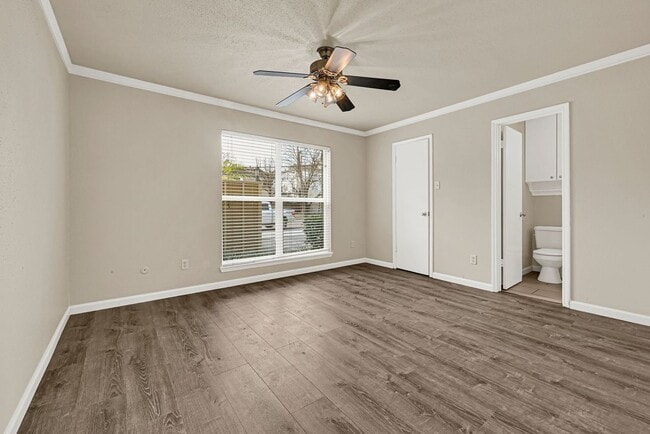 Building Photo - 1817 Commonwealth St