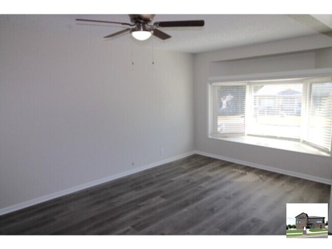 Building Photo - 906 N 23rd St