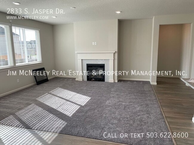 Building Photo - 2833 S Jasper Dr