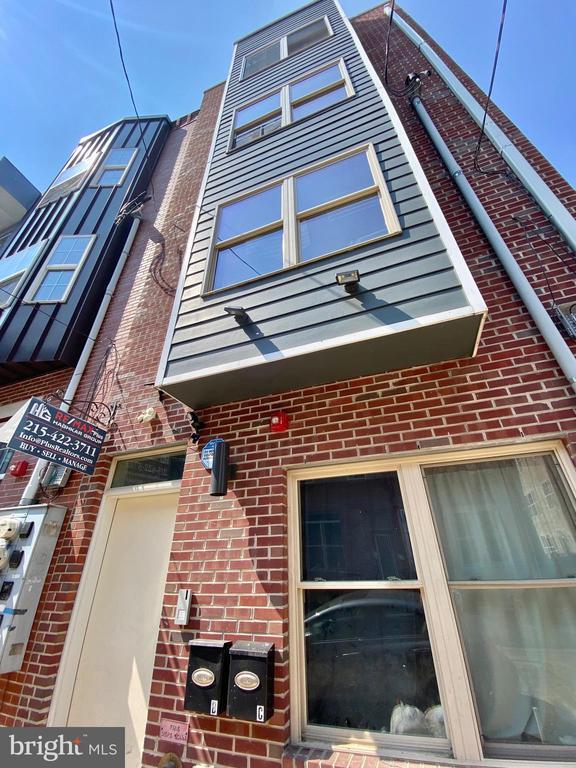 Building Photo - 1950 N Gratz St