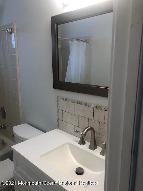 Building Photo - 35 Greenwich Ave