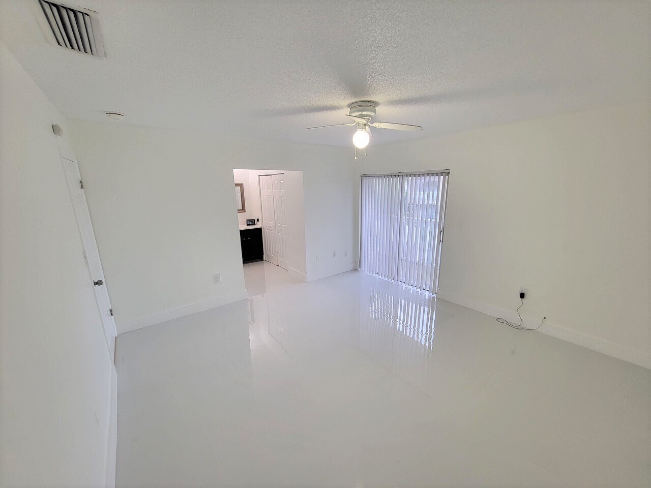 Building Photo - 17160 SW 94th Ave