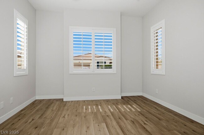 Building Photo - 10327 Parkview Mountain Ave