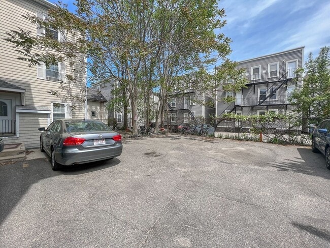 Building Photo - 390 Norfolk St