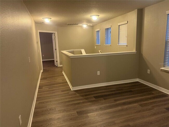 Building Photo - 12030 Silverlake Park Dr