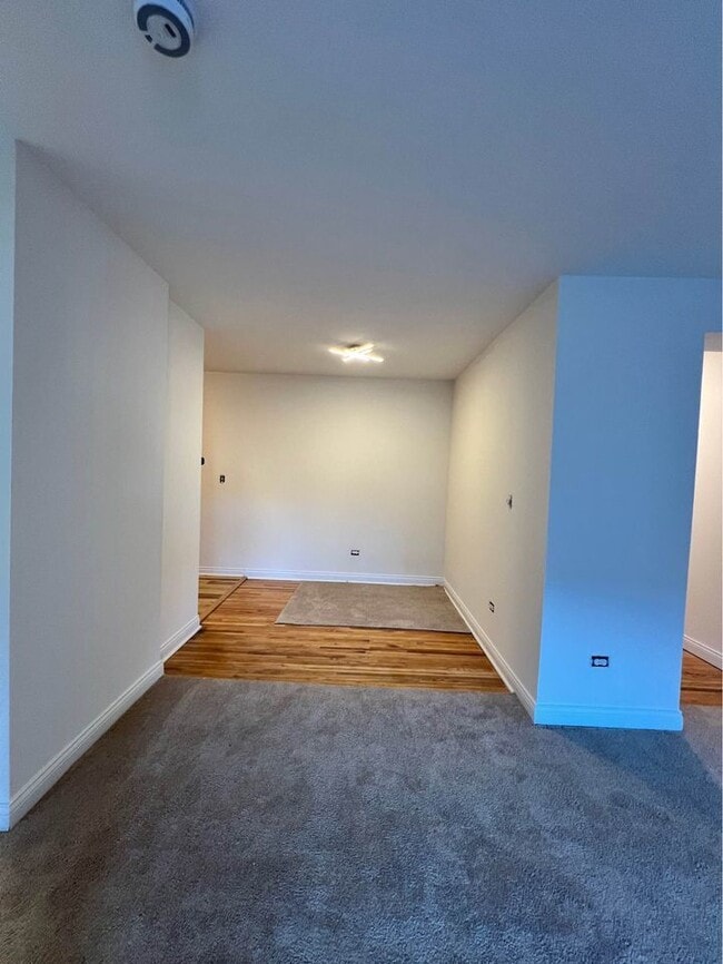 Building Photo - 619 W Stratford Pl