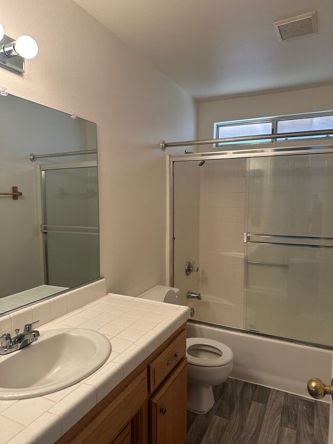 Building Photo - Riverbank Home Available NOW!!