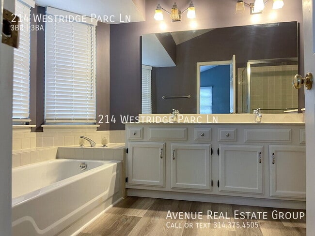 Building Photo - 214 Westridge Parc Ln