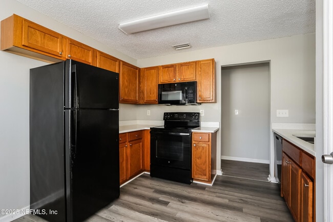 Building Photo - 7878 Cherry Blossom Dr S