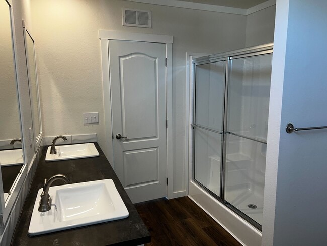 Building Photo - 100 Biloxi Ct