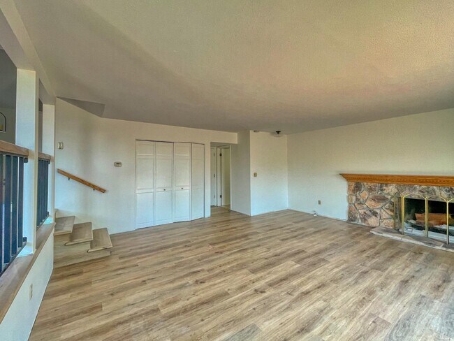 Building Photo - 1521 Genesis Ct