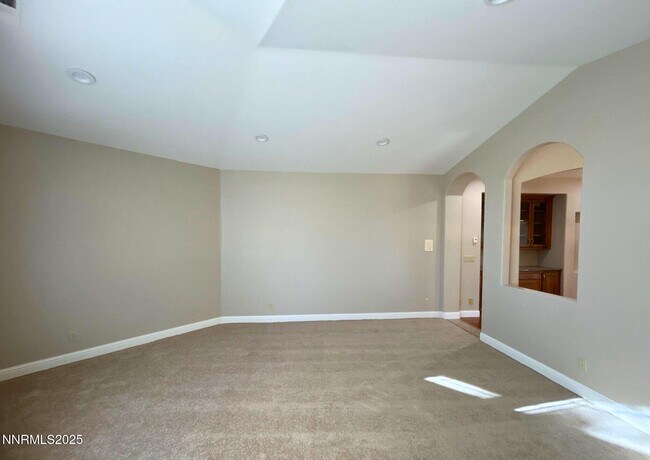 Building Photo - 3140 Scarlet Oaks Ct