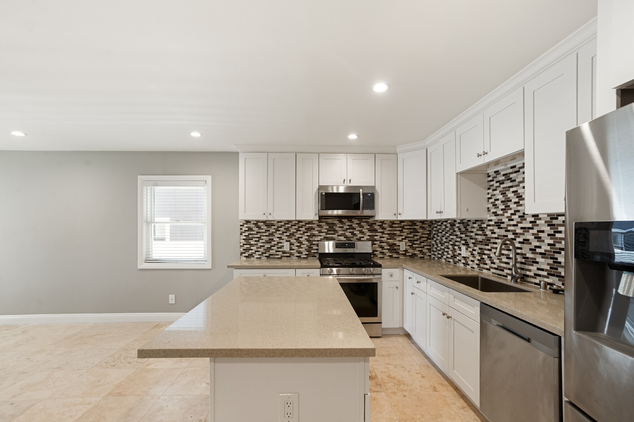 Building Photo - 2653 Tilden Ave