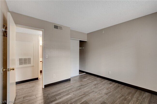 Building Photo - 200 Mission Laguna Ln