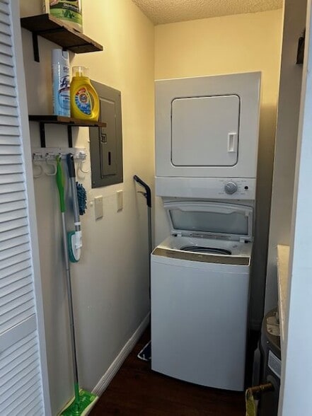 Laundry in unit - 1720 Murrell Rd