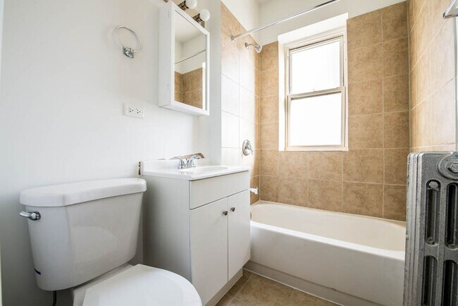 Building Photo - 418-24 S Laramie Ave Chicago, IL 60644