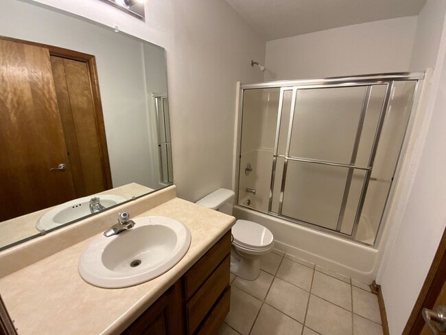 Building Photo - 203-203 Briarcrest Ct