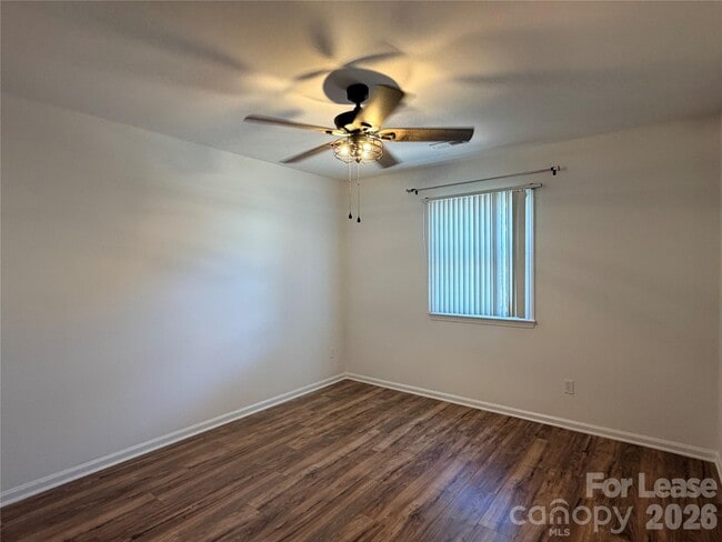 Building Photo - 5917 Crape Myrtle Ln