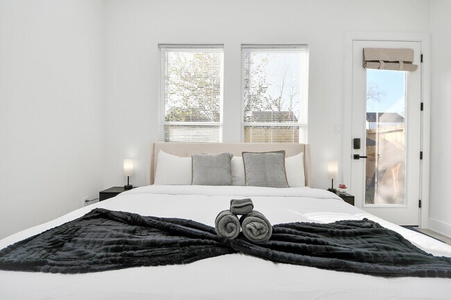 Building Photo - 3909 Maggie St